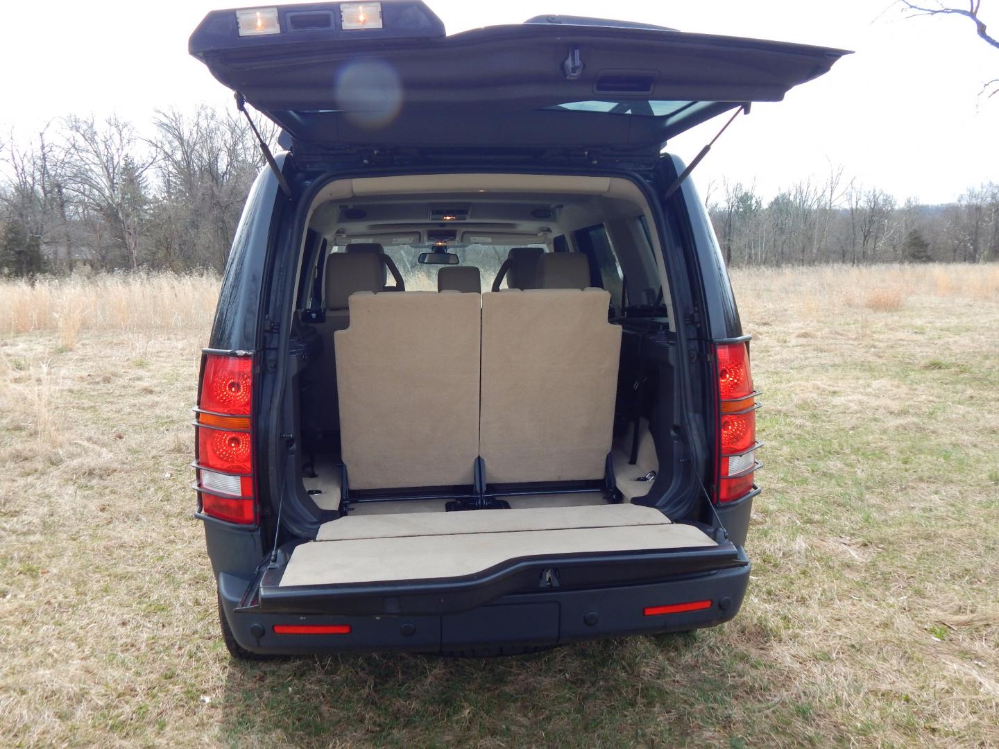 2008 Black /TAN LEATHER Land Rover LR3 SE (SALAE25408A) with an 4.4L V8 engine, Automatic transmission, located at 6528 Lower York Road, New Hope, PA, 18938, (215) 862-9555, 40.358707, -74.977882 - Here is a well cared for, One Owner 2008 Land Rover LR III. Features include all wheel drive, 4.4 Liter V8 engine runs great, automatic transmission, tilt wheel, cruise control, dual power sunroofs, dual power seats, wood grain, rear wiper, power windows/locks/mirrors, heated seats in the front an - Photo#12